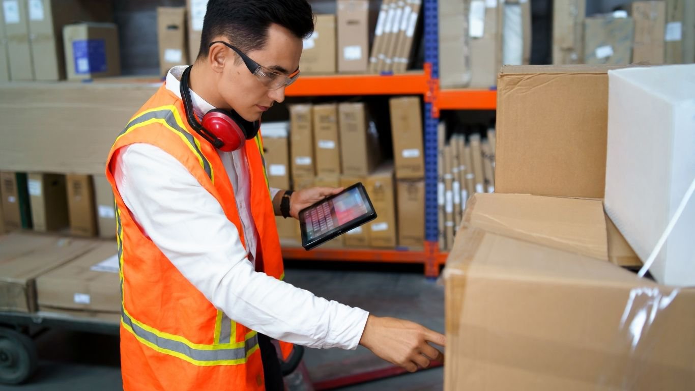 Inventory Accuracy 101: Utilizing Specialized Tech for Zero-Error Shipping cover