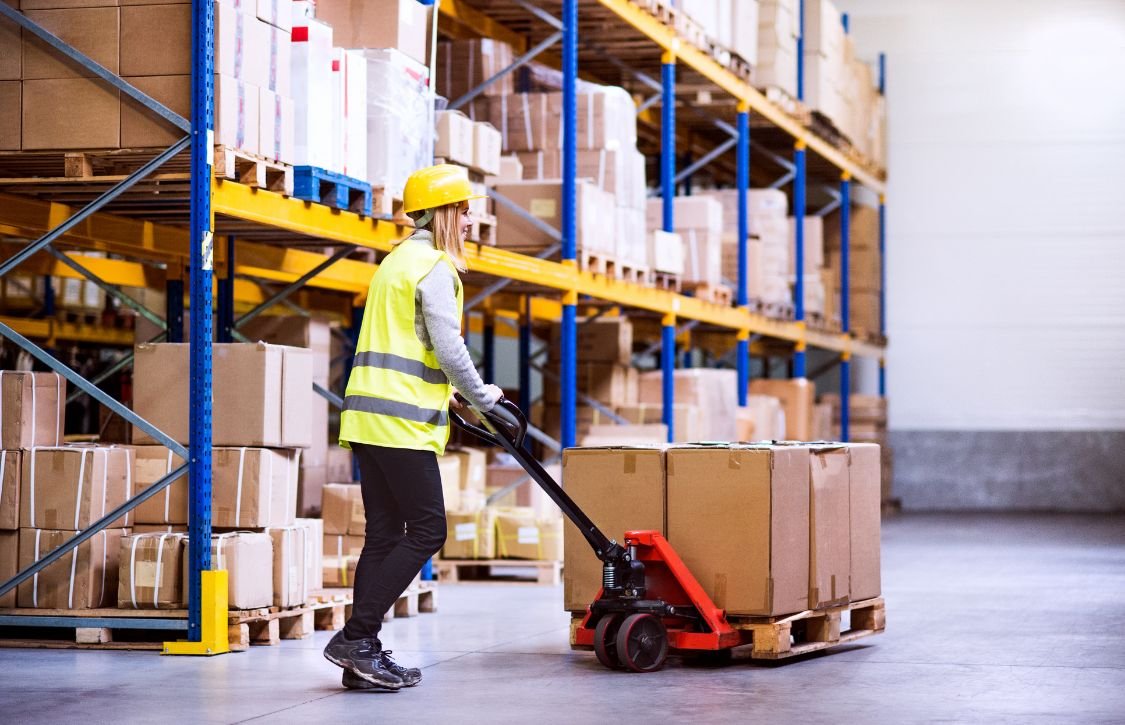 moving boxes in a cross-dock facility