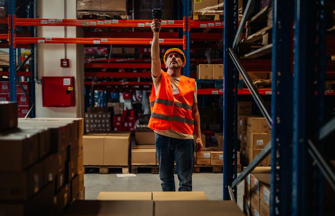 warehouse staff doing daily rounds of scanning for cycle count